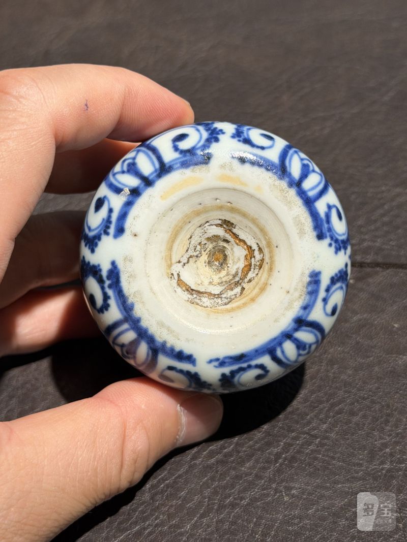 清雍正 仿永乐青花锦地花卉纹轴头罐 - 图9